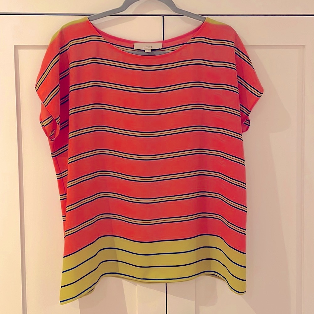 Short-sleeve blouse
